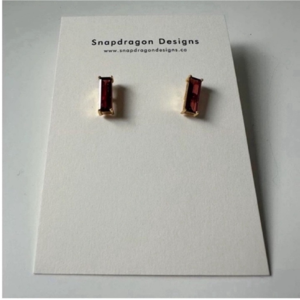 BNWT Snapdragon stud earrings